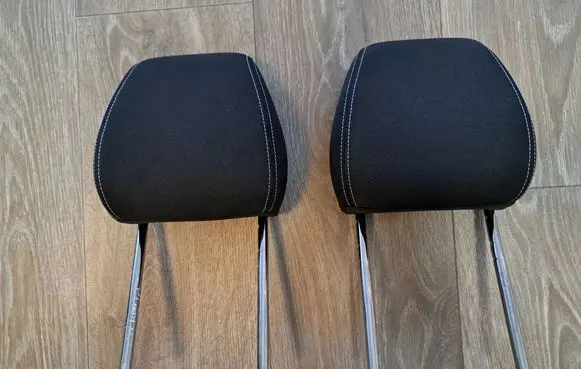 Ford Puma Front seat headrest