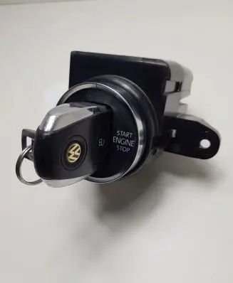 Volkswagen Touareg II Ignition lock 7P6905843B