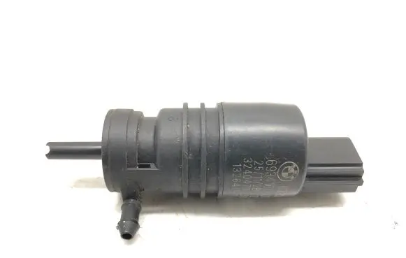 BMW 5 F10 F11 Windscreen/windshield washer pump 6934160 3240479 13264011