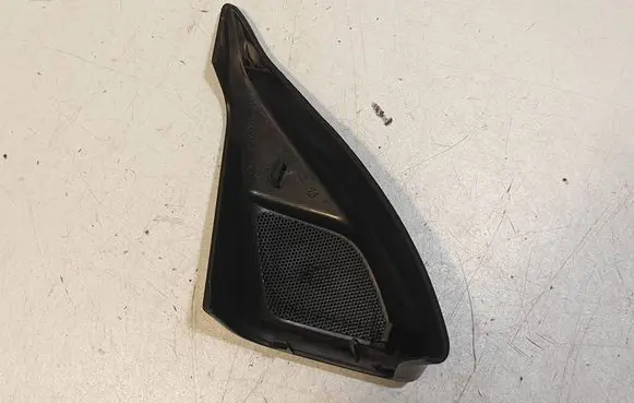 Volvo V50 Subwoofer grill/trim 8679629