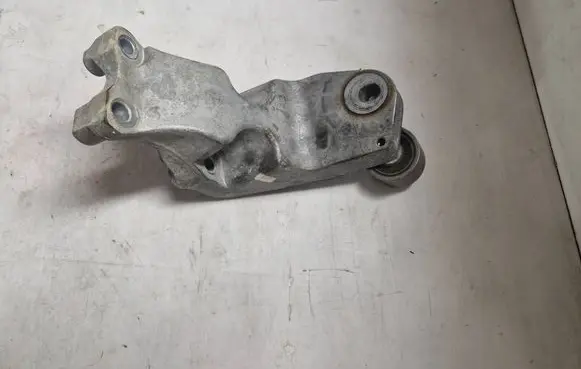 Ford Mustang VI Engine mounting bracket FR3C6B033CA
