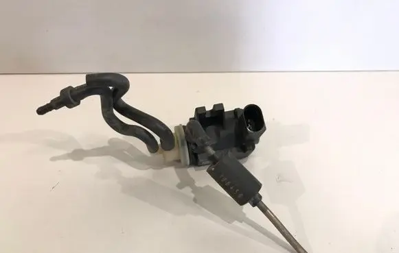 Volkswagen Tiguan Turbo solenoid valve 1K0906627B