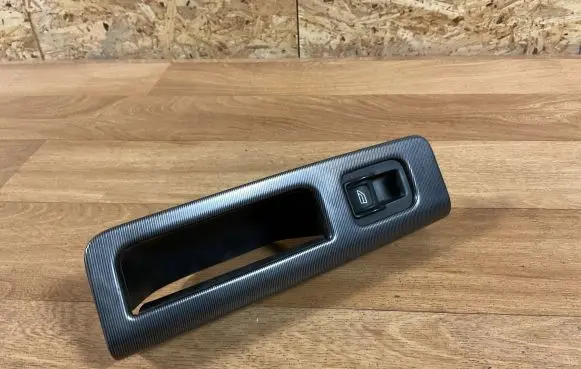 Volvo V50 Electric window control switch 8663813 ESW467