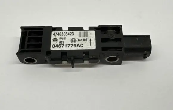 Chrysler Voyager Airbag deployment crash/impact sensor 04671779AC 141106 4740303423