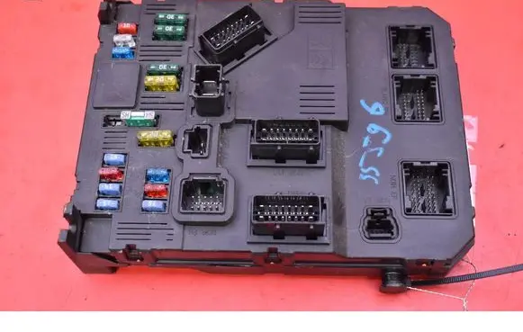 Peugeot 407 Fuse box set 9655708380