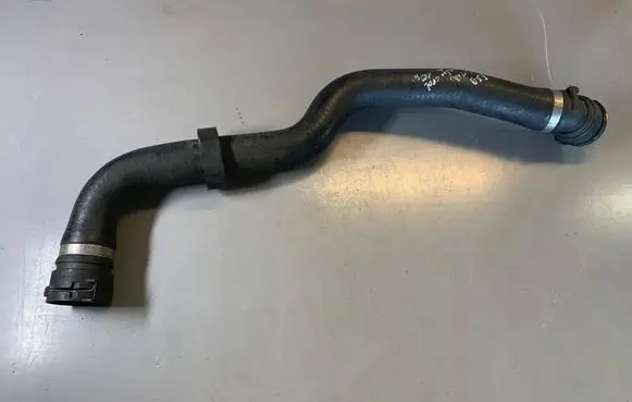 BMW 5 E39 Engine coolant pipe/hose 7785018 11537785018 11532247818