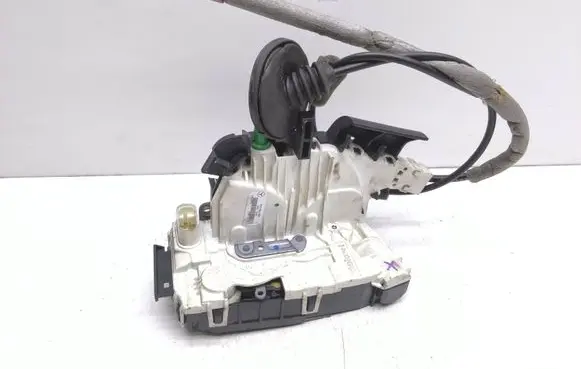 Mercedes-Benz E A207 Front door lock A2077601440
