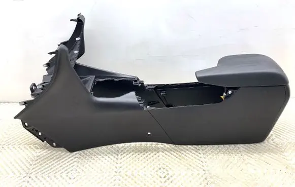 Mazda 3 II Center console 