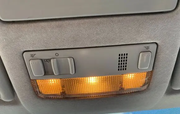 Skoda Fabia Mk2 (5J) Rear seat light