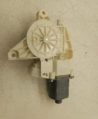 Mercedes-Benz B W246 W242 Front door window regulator motor A2469065100