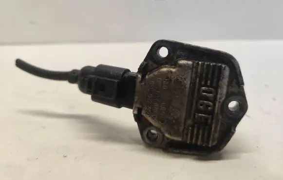 Audi A4 S4 B7 8E 8H Oil level sensor 6PR00807905 06E907660