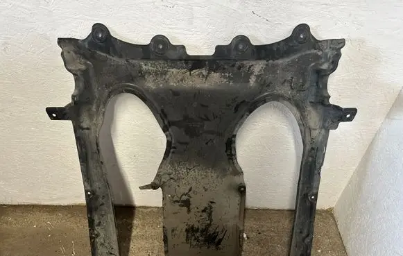 Mercedes-Benz S AMG W221 Engine splash shield/under tray 2215242530