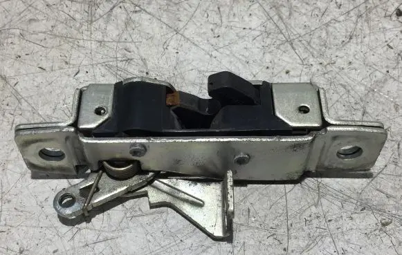 Mercedes-Benz Sprinter W907 W910 Sliding door lock A9067301335