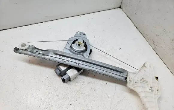 Citroen C4 I Picasso Rear door window regulator with motor 135090222