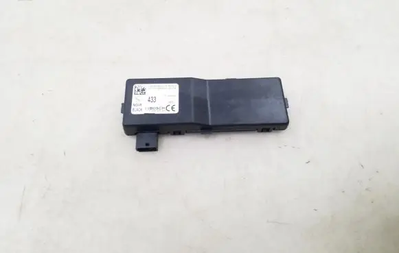 Opel Insignia A Door central lock control unit/module 13503204