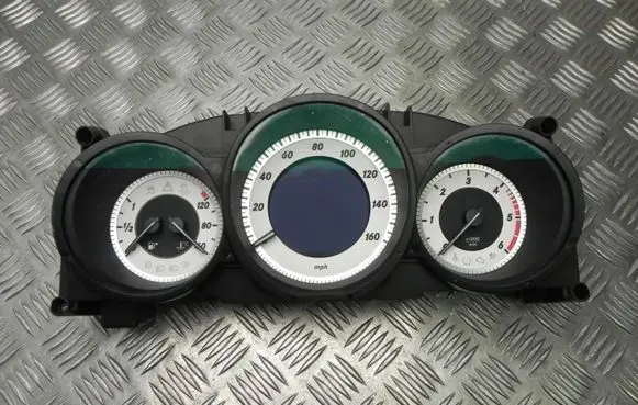 Mercedes-Benz CLS C218 X218 Speedometer (instrument cluster) A2189006801 B1021