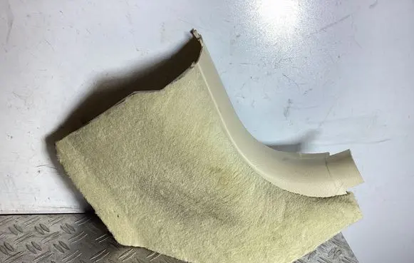 Foot area side trim