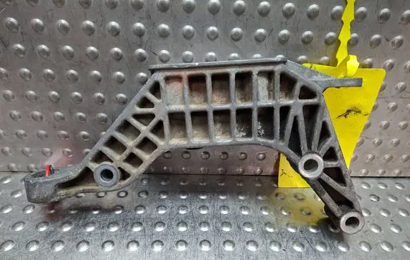 Fiat Punto Evo Gearbox mounting bracket S26337597 55700437