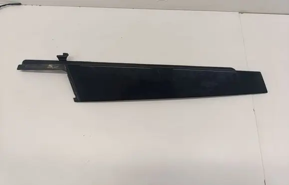BMW 2 F46 Front door glass trim molding 7316729