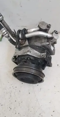 Volkswagen PASSAT B5.5 Air conditioning (A/C) compressor (pump) 8D0260808