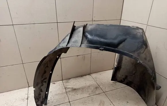 Audi V8 Front wheel arch liner splash guards 441821172F