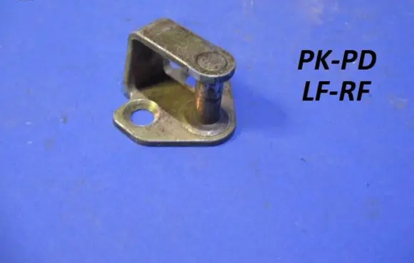 Mercedes-Benz Vito Viano W638 Front door lock loop/hook striker A4861