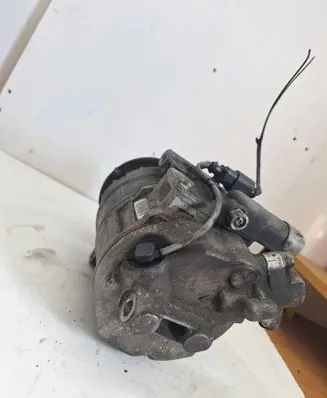 Volkswagen Transporter - Caravelle T5 Air conditioning (A/C) compressor (pump) 7H0820805G