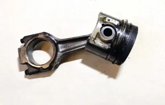 Ford Mondeo MK II Piston with connecting rod SXS40