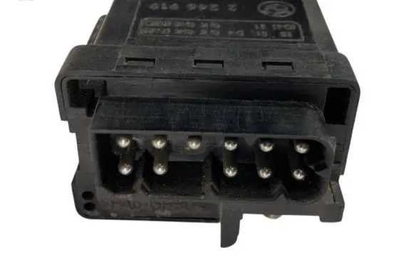 BMW 5 E39 Glow plug pre-heat relay 2246919