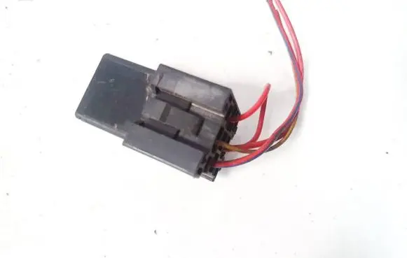 Opel Vectra B Other relay gm90464760 v23134-k52-x220