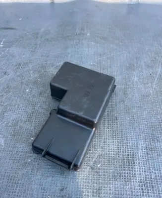 Volvo S90, V90 Fuse box cover 31676133