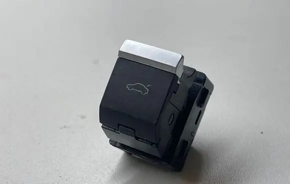 Audi A5 Tailgate opening switch 4M0959831A 15235PR 16343A