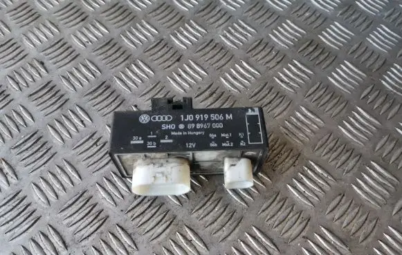 Volkswagen Polo IV 9N3 Coolant fan relay 1J0919506M 898967000