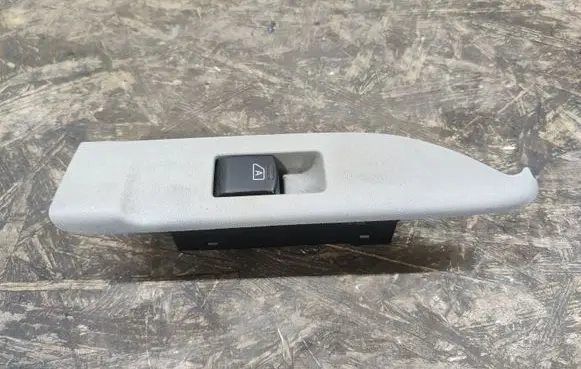 Infiniti G35 Electric window control switch 82961AC711