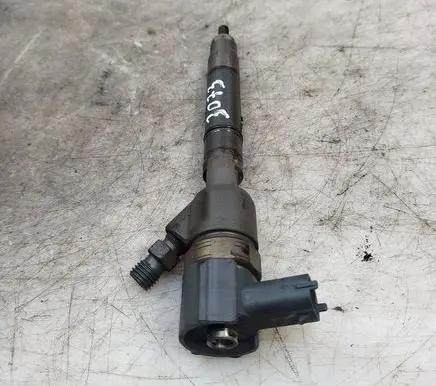 Hyundai i40 Fuel injector 338002A800 0445110411