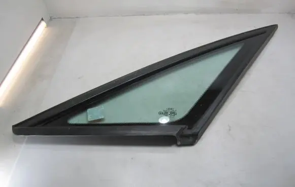 Audi A2 Front triangle window/glass 8Z0845113C