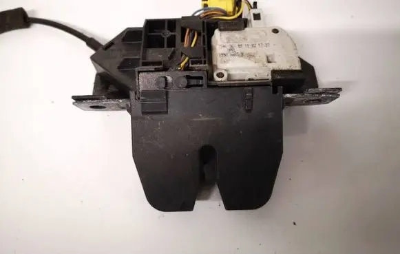 Opel Vectra C Tailgate/trunk/boot lock/catch/latch 09180104 495072894