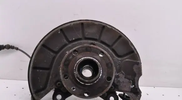 Front wheel hub