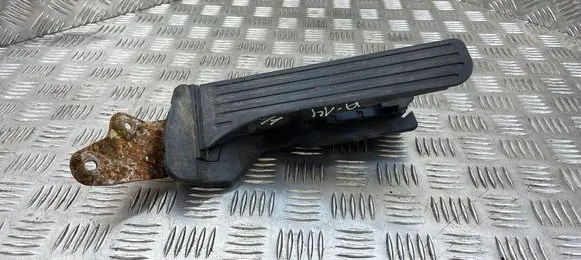 Volkswagen PASSAT B6 Accelerator throttle pedal 1K2721503M
