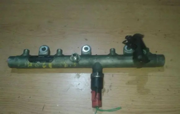 Renault Scenic II - Grand scenic II Fuel main line pipe 0445214015