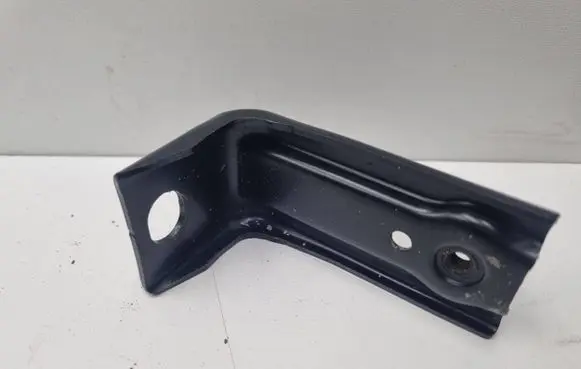 Mercedes-Benz E W212 Radiator support slam panel bracket A2126200028 2126200028