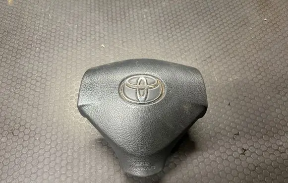 Toyota Corolla Verso AR10 Steering wheel airbag 