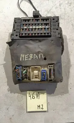 Renault Megane II Fuse module 8200306032