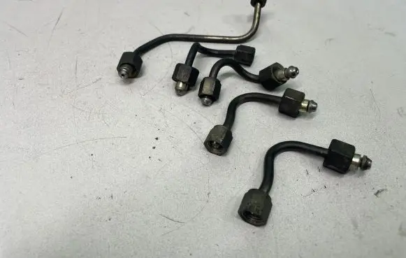 Opel Astra H Fuel injector supply line/pipe 