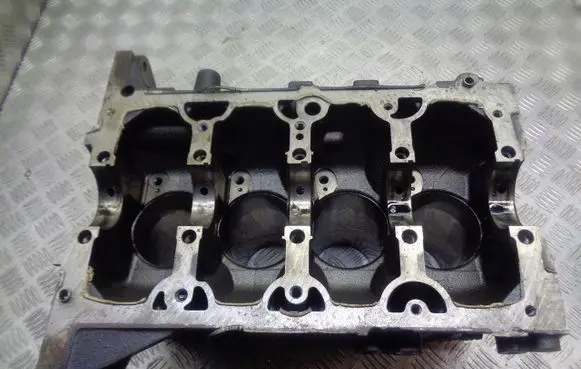 Chevrolet Captiva Engine block 