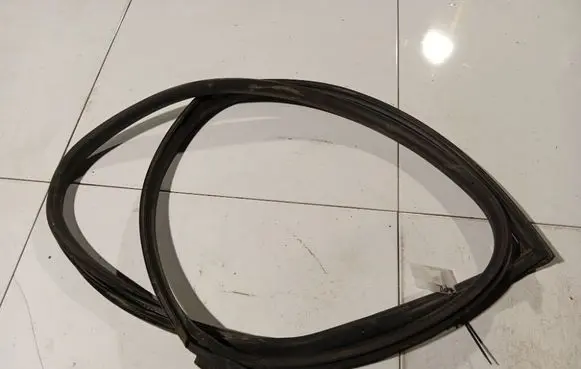 Mini One - Cooper Coupe R56 Rubber seal rear door 