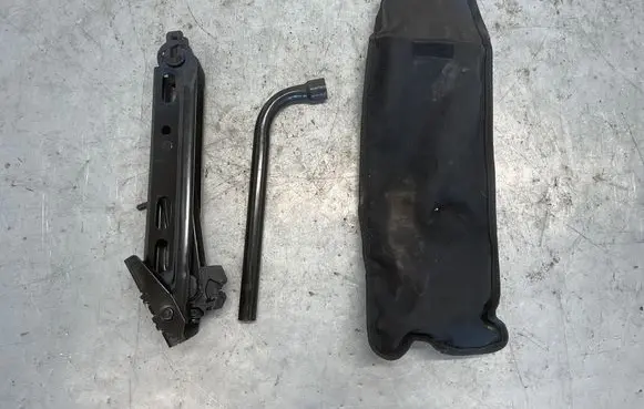 Opel Corsa D Lift Jack