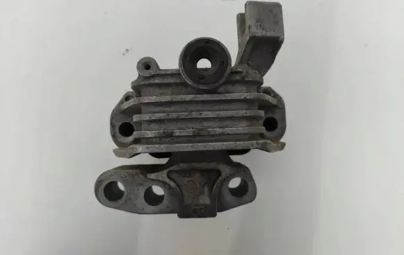 Alfa Romeo Giulietta Engine mount bracket