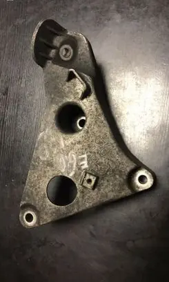 BMW 5 E60 E61 Engine mounting bracket 6777053