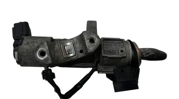 Toyota Avensis T250 Ignition lock 450200504